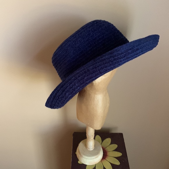 Beautiful Cappelli Straworld Inc. Navy Soft Rolled Rim Bucket Hat. - Picture 3 of 5